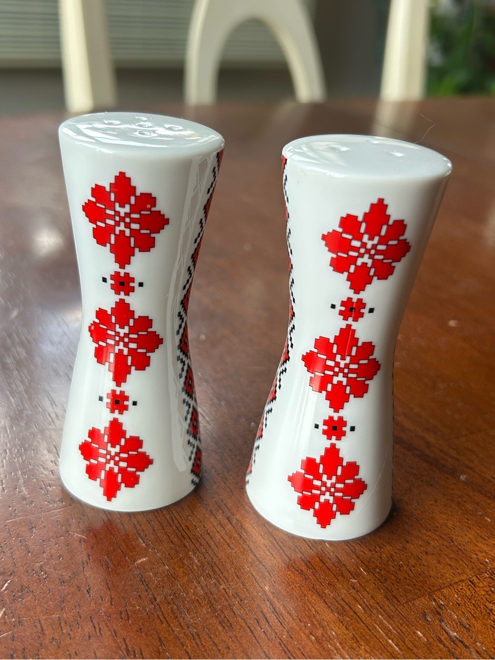 MCM Vintage Ukrainian Art Needlework Ceramic Pattern Salt Pepper Shakers EUC